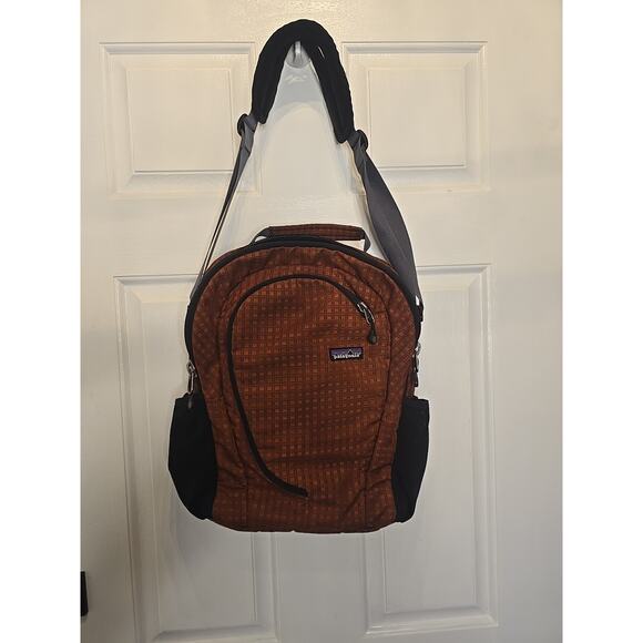 Patagonia lightwire tote style shoulder Laptop bag Backpack Messenger Rust/Blk